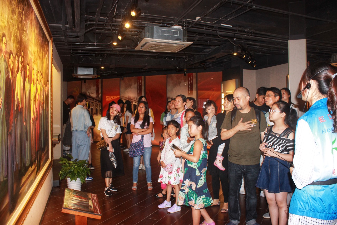 预言实现了，我们真是风里雨里来了一场十七岁的穿越。